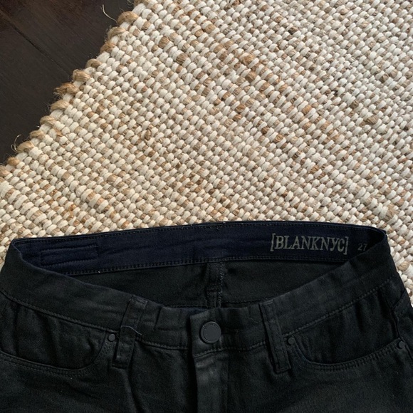 Blank NYC Spray On Jeans, Size 27 - Picture 2 of 3